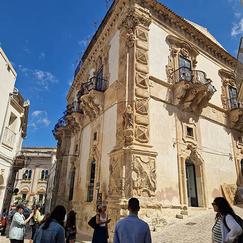 persone-palazzi